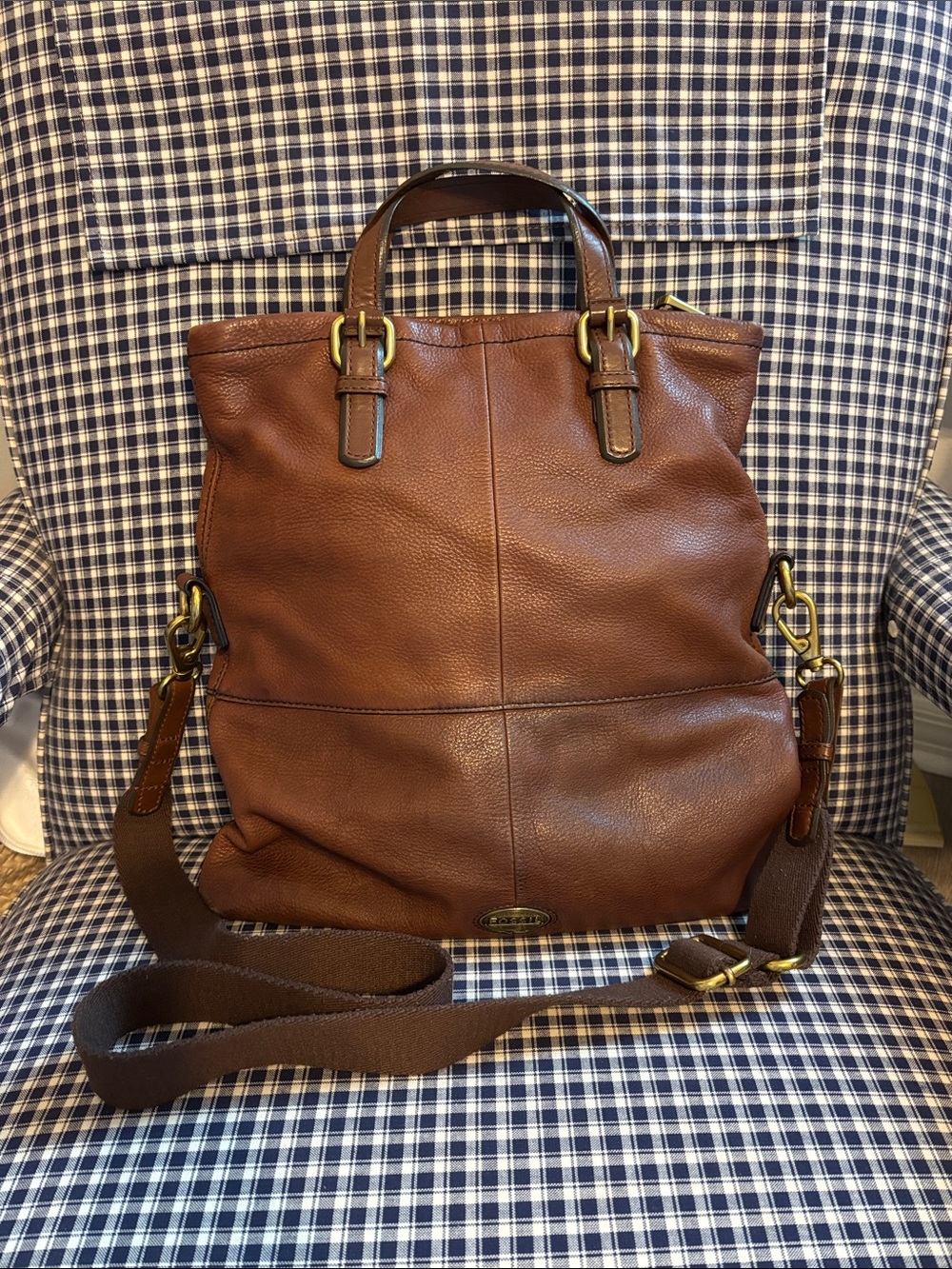 Fossil explorer fold over tote in rich brown pebbled leather